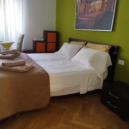 Piazza Goldoni Rooms Trieste Esterno foto