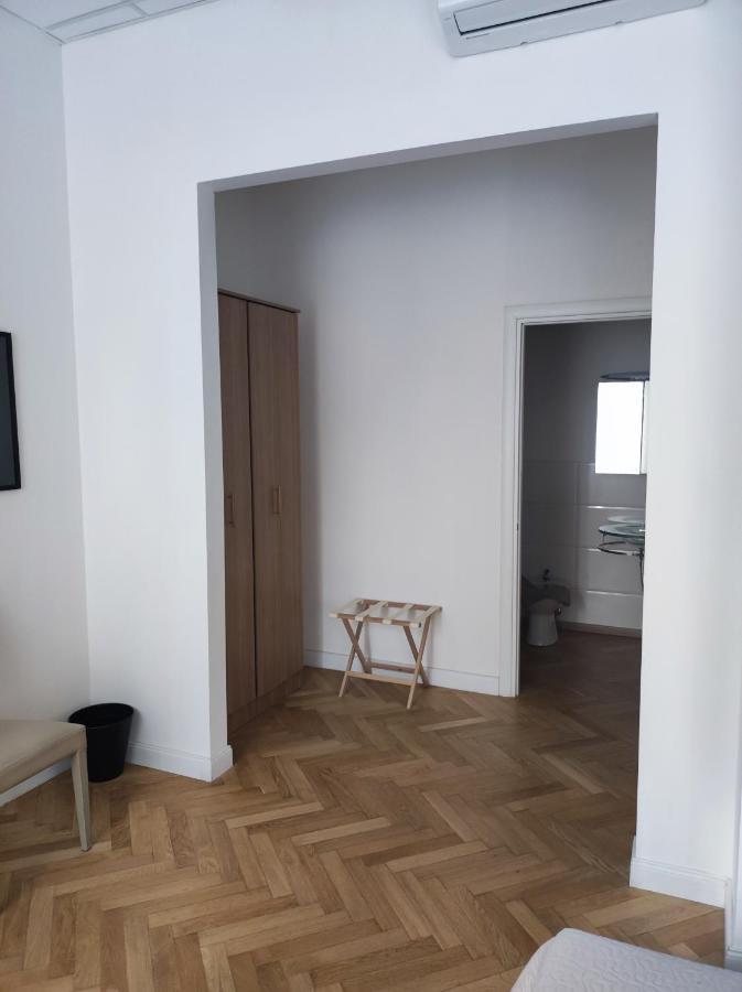 Piazza Goldoni Rooms Trieste Esterno foto