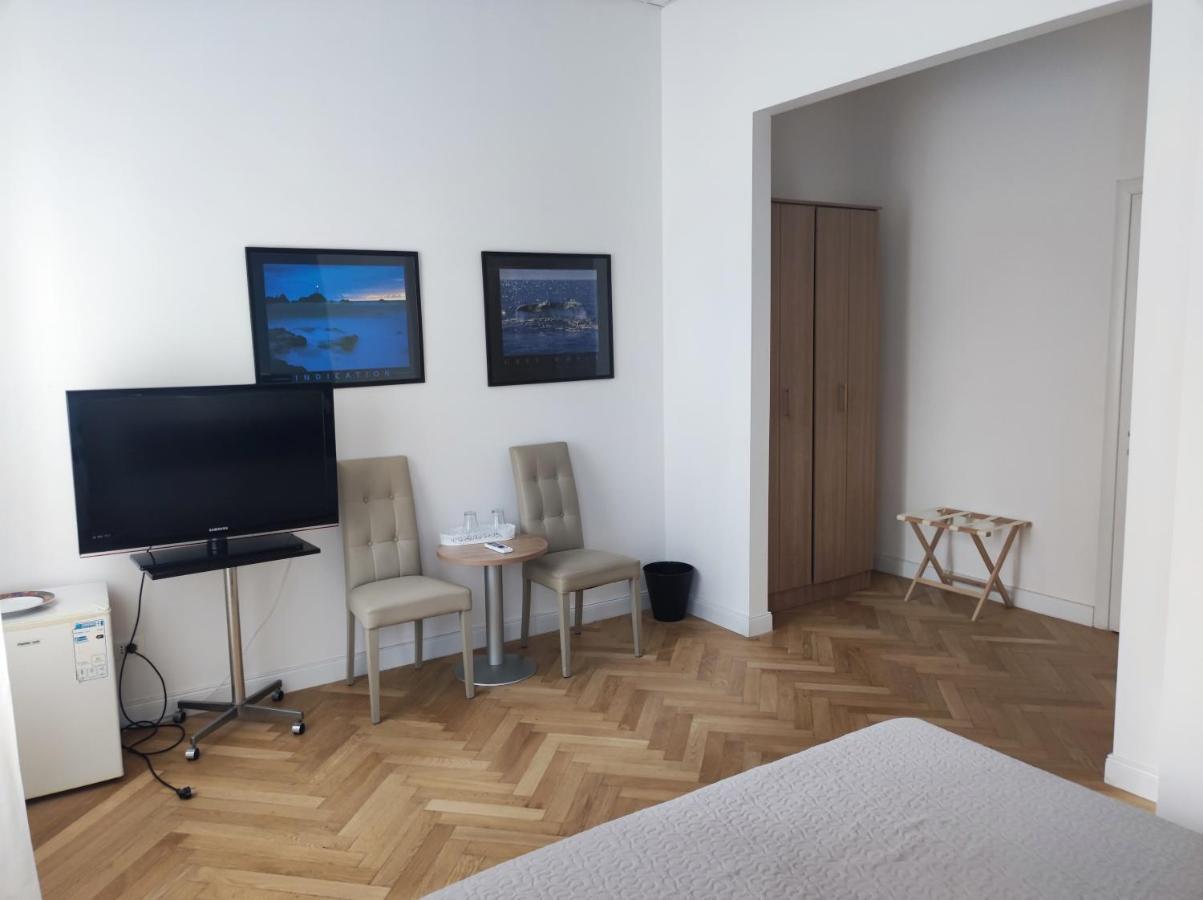 Piazza Goldoni Rooms Trieste Esterno foto